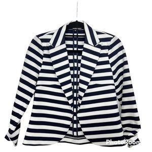 NWT Amanda + Chelsea Navy White Stripped Blazer Size 6